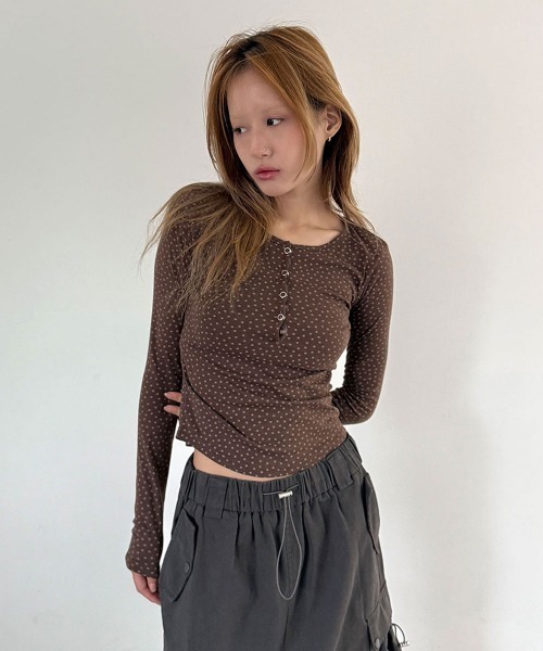 セール】星柄 スナップボタン ヘンリーネック ロングスリーブ Tシャツ