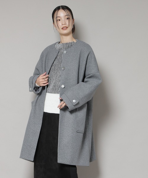 NANO universe(ナノユニバース)の「ノーカラーコクーンミドルコート(ノーカラーコート・レディース・ブラック/アイボリー/グレー・FREE)」の2枚目の写真