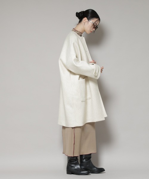 NANO universe(ナノユニバース)の「ノーカラーコクーンミドルコート(ノーカラーコート・レディース・ブラック/アイボリー/グレー・FREE)」の9枚目の写真