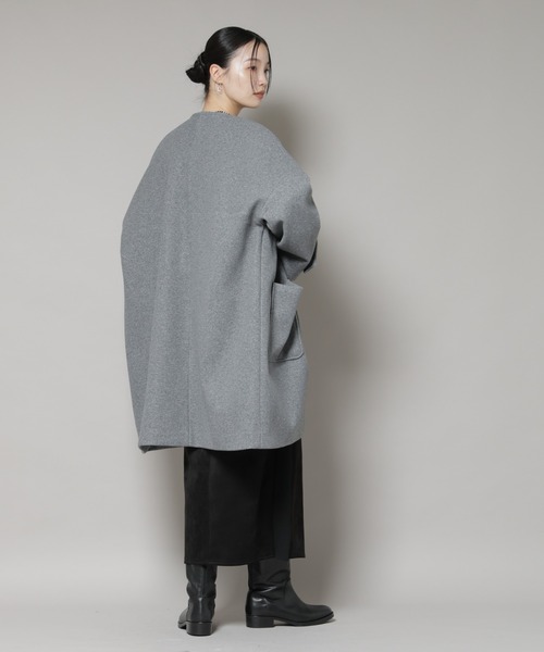 NANO universe(ナノユニバース)の「ノーカラーコクーンミドルコート(ノーカラーコート・レディース・ブラック/アイボリー/グレー・FREE)」の16枚目の写真