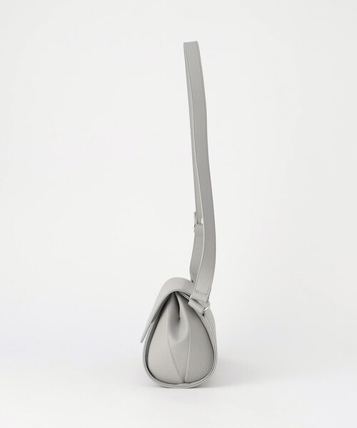 COMME CA（コムサ）の「かぶせショルダーバッグ（ショルダーバッグ・レディース・ライトグレー/ブラック・FREE）」の4枚目の写真