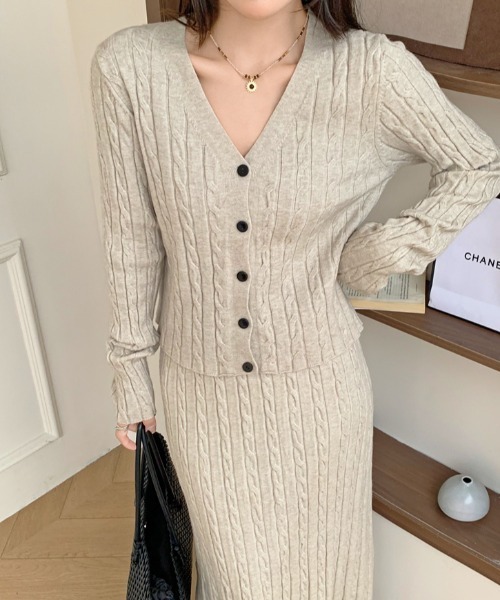 Diosfront（ディオスフロント）の「ショート丈ケーブルニットカーディガンセットアップ（セットアップ・レディース・チャコールグレー/ブラック/ベージュ/モカ/アイボリー・FREE）」の11枚目の写真