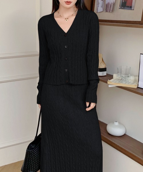 Diosfront（ディオスフロント）の「ショート丈ケーブルニットカーディガンセットアップ（セットアップ・レディース・チャコールグレー/ブラック/ベージュ/モカ/アイボリー・FREE）」の12枚目の写真