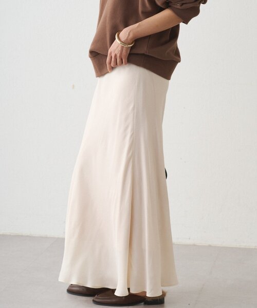 LOUNGEDRESS(ラウンジドレス)の「キュプラマーメイドスカート(スカート・レディース・ブラック/オフホワイト/ブラウン・SMALL/MEDIUM)」の17枚目の写真