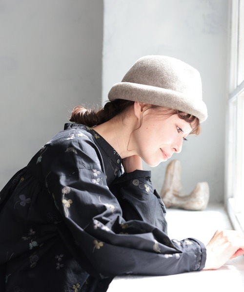 soulberry（ソウルベリー）の「ちいさな花とクローバーのブラウス（シャツ/ブラウス・レディース・ブラック・L/M/4L/3L/LL）」の6枚目の写真