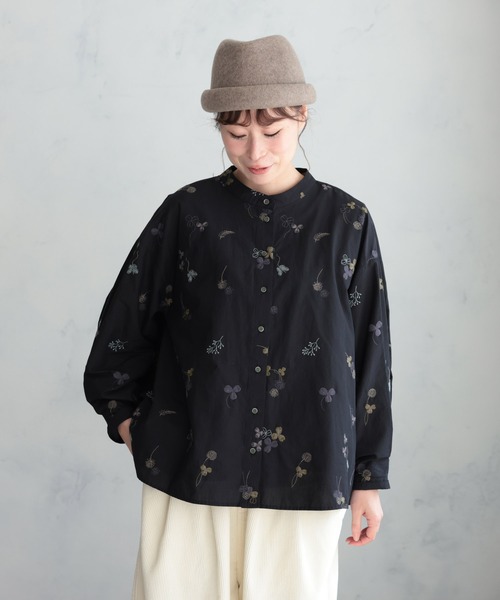 soulberry（ソウルベリー）の「ちいさな花とクローバーのブラウス（シャツ/ブラウス・レディース・ブラック・L/M/4L/3L/LL）」の20枚目の写真