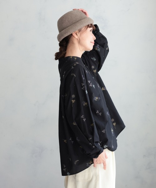 soulberry（ソウルベリー）の「ちいさな花とクローバーのブラウス（シャツ/ブラウス・レディース・ブラック・L/M/4L/3L/LL）」の21枚目の写真