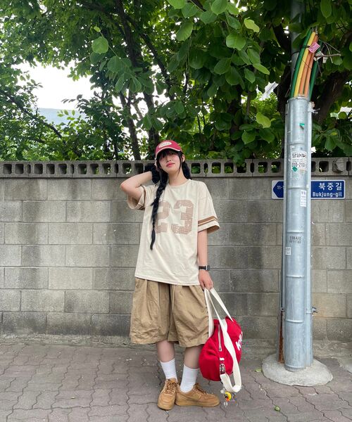 AGOD（エージーオーディー）の「オーバーサイズヴィンテージラグビー半袖Tシャツ[ライトベージュ]（Tシャツ/カットソー・レディース・その他・SMALL/MEDIUM/LARGE）」の9枚目の写真