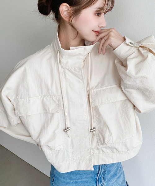 moment+（モーメントプラス）の「ナイロンワッシャースタンドショートジャケット（ミリタリージャケット・レディース・ブラック/アイボリー/グレー・M）」の4枚目の写真