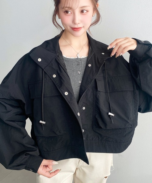moment+（モーメントプラス）の「ナイロンワッシャースタンドショートジャケット（ミリタリージャケット・レディース・ブラック/アイボリー/グレー・M）」の5枚目の写真