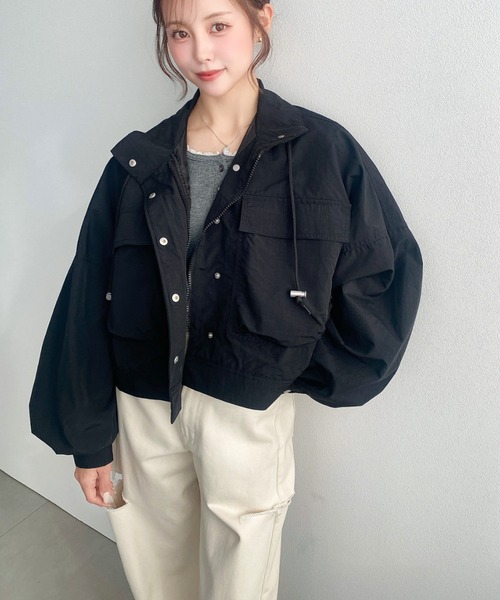 moment+（モーメントプラス）の「ナイロンワッシャースタンドショートジャケット（ミリタリージャケット・レディース・ブラック/アイボリー/グレー・M）」の6枚目の写真