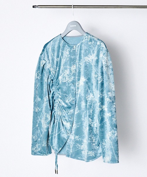 RUMCHE(ラムシェ)の「Tree Shade Velour Blouse / ツリーシェイドベロアブラウス(シャツ/ブラウス・レディース・ブラック/カーキ/サックスブルー・FREE)」の3枚目の写真