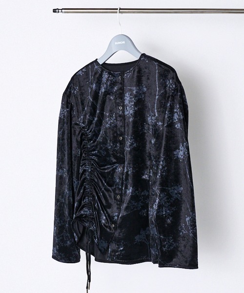 RUMCHE(ラムシェ)の「Tree Shade Velour Blouse / ツリーシェイドベロアブラウス(シャツ/ブラウス・レディース・ブラック/カーキ/サックスブルー・FREE)」の2枚目の写真