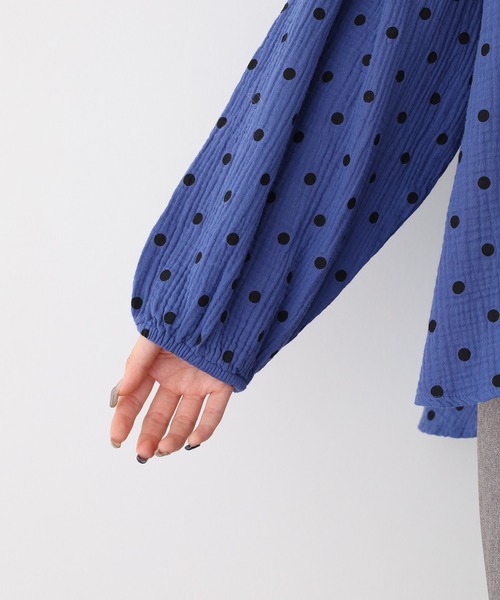 OMNES（オムネス）の「ダブルガーゼ ボリューム袖プルオーバー（シャツ/ブラウス・レディース・グレー系その他/ブルー系その他・FREE）」の16枚目の写真