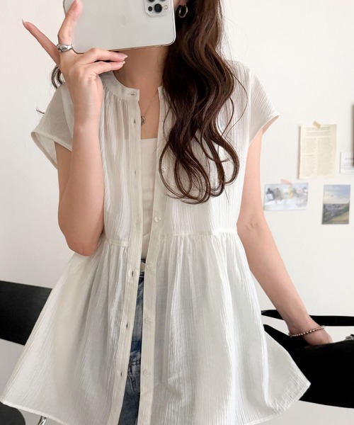 classicalelf(クラシカルエルフ)の「涼しげシアー×ふんわりペプラムで華やぐ一枚。ペプラムフレンチシアーブラウス(半袖)(シャツ/ブラウス・レディース・ブラック/グレイッシュベージュ/ブルー/オフホワイト/イエロー・LARGE/MEDIUM/SMALL/X-LARGE)」の15枚目の写真