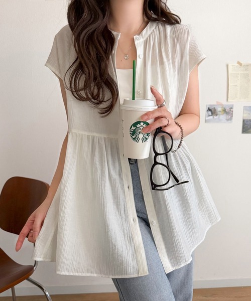 classicalelf(クラシカルエルフ)の「涼しげシアー×ふんわりペプラムで華やぐ一枚。ペプラムフレンチシアーブラウス(半袖)(シャツ/ブラウス・レディース・ブラック/グレイッシュベージュ/ブルー/オフホワイト/イエロー・LARGE/MEDIUM/SMALL/X-LARGE)」の14枚目の写真