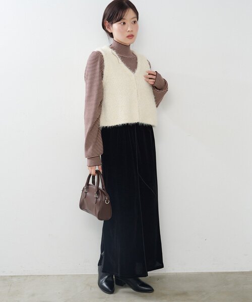 Kastane(カスタネ)の「【2サイズ展開/低身長サイズ】ベロアメロウスカート(スカート・レディース・ブラック/ブラウン・0/1)」の4枚目の写真