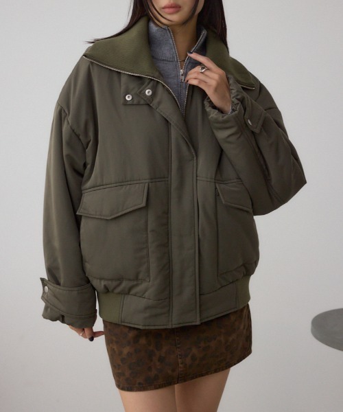 AZUL by moussy(アズールバイマウジー)の「襟リブ中綿ポケットブルゾン(ブルゾン・レディース・アイボリー/ブラック/カーキ・FREE)」の3枚目の写真
