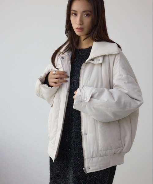 AZUL by moussy(アズールバイマウジー)の「襟リブ中綿ポケットブルゾン(ブルゾン・レディース・アイボリー/ブラック/カーキ・FREE)」の2枚目の写真