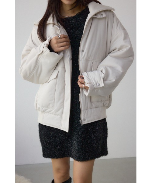 AZUL by moussy(アズールバイマウジー)の「襟リブ中綿ポケットブルゾン(ブルゾン・レディース・アイボリー/ブラック/カーキ・FREE)」の4枚目の写真
