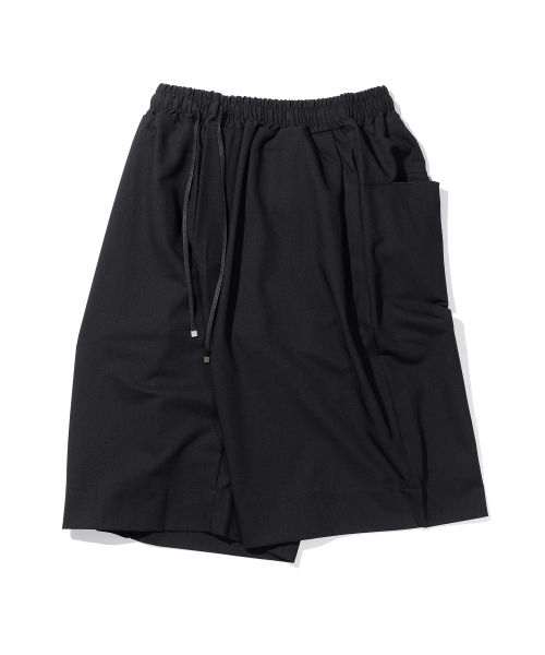 MASSNOUN(マスノウン)の「ウールブレンドワイドタックショートパンツ MSTSP006-BK(その他パンツ・レディース・その他・LARGE/MEDIUM)」の1枚目の写真