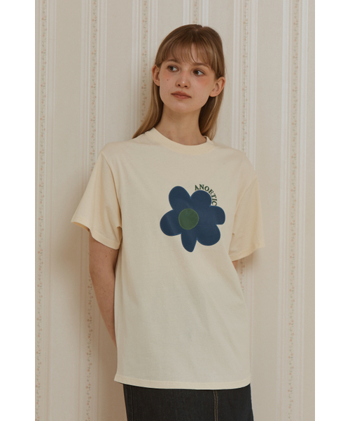ANOETIC(アノエティック)の「ANC FLOWER PIECE T-SHIRT_IVORY(Tシャツ/カットソー・レディース・アイボリー・FREE)」の2枚目の写真