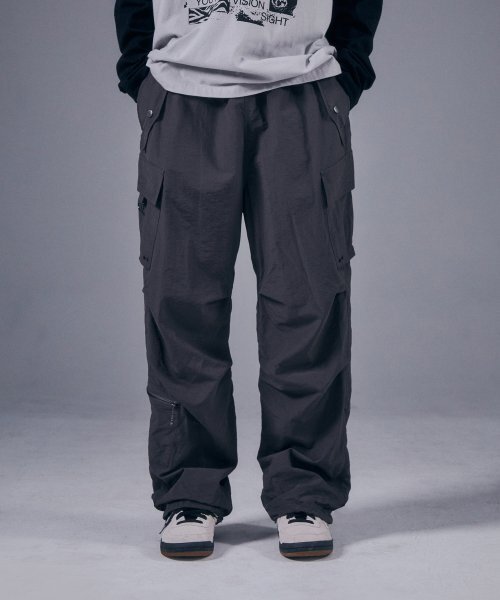 VISION STREET WEAR（ヴィジョンストリートウェア）の「VSW Parachute Cargo Pants Charcoal（その他パンツ・レディース・その他・LARGE/X-LARGE/MEDIUM）」の2枚目の写真