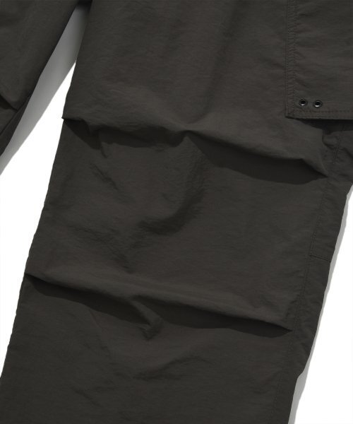 VISION STREET WEAR（ヴィジョンストリートウェア）の「VSW Parachute Cargo Pants Charcoal（その他パンツ・レディース・その他・LARGE/X-LARGE/MEDIUM）」の9枚目の写真