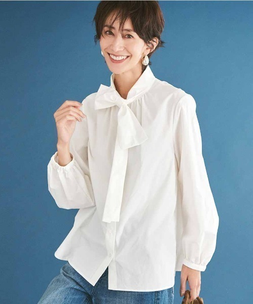 IEDIT(イディット)の「IEDIT ループ付きで簡単に華やぐボウタイブラウス(シャツ/ブラウス・レディース・ブルー/ホワイト・3L/LL/L/M/S)」の2枚目の写真