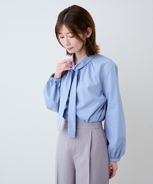 IEDIT(イディット)の「IEDIT ループ付きで簡単に華やぐボウタイブラウス(シャツ/ブラウス・レディース・ブルー/ホワイト・3L/LL/L/M/S)」の11枚目の写真