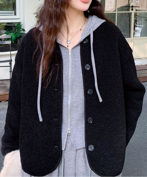 by LEGNA（バイレグナ）の「ボアフリースカーディガン（カーディガン/ボレロ・レディース・ベージュ/ピンク/ブラック/アイボリー/グレー・SMALL/MEDIUM/LARGE/X-LARGE）」の2枚目の写真