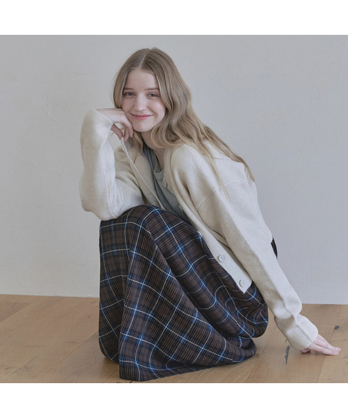 AVANT-G(アバン)の「Tartan Check Pleated Maxi Skirt - GREEN(スカート・レディース・ダークグリーン/ブラウン/レッド・FREE)」の2枚目の写真