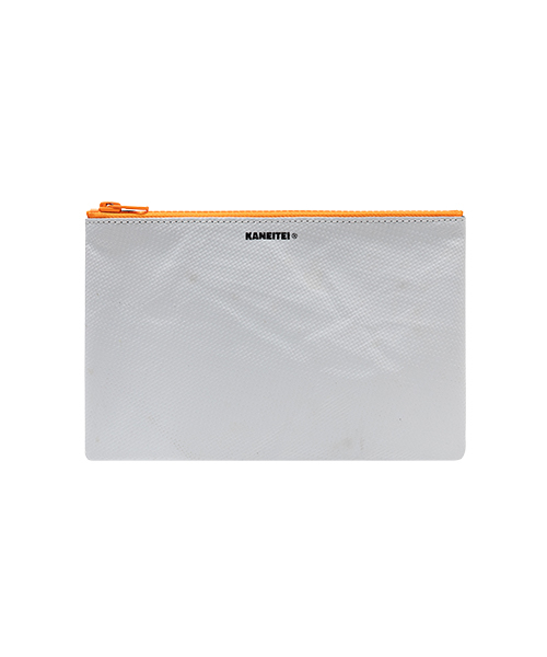 KANEITEI(カネイテイ)の「TIGER FLAT POUCH ORANGE ZIP S (GRAY) / UPCYCLED(クラッチバッグ・メンズ・その他・SMALL)」の3枚目の写真