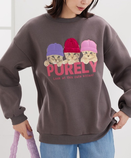 BELLUNA PLUS(ベルーナ)の「ニット帽3匹ネコ裏起毛プルオーバー(Tシャツ/カットソー・レディース・チャコール・M/L/XL/2XL)」の1枚目の写真