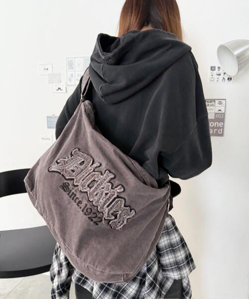 Dickies（ディッキーズ）の「∴WEGO/別注DickiesワッペンロゴBIGショルダー（ショルダーバッグ・レディース・その他1/ブラウン/スミクロ・FREE）」の3枚目の写真