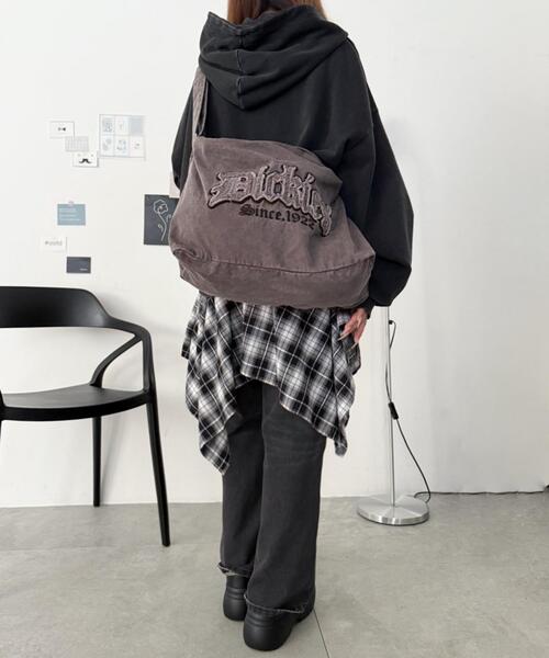 Dickies（ディッキーズ）の「∴WEGO/別注DickiesワッペンロゴBIGショルダー（ショルダーバッグ・レディース・その他1/ブラウン/スミクロ・FREE）」の5枚目の写真