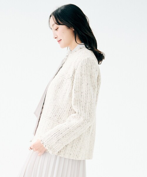 UNTITLED（アンタイトル）の「【セレモニー/華やか】ファンシーツイード ジャケット（ノーカラージャケット・レディース・ベージュ系その他7/ネイビー系3/ブルー系8・50/44/46/48/01/02/03/04/42/00）」の8枚目の写真