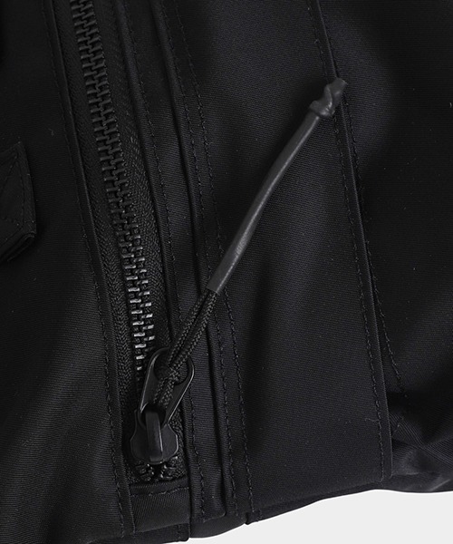 BAICYCLON by Bagjack（バイシクロン バイ バグジャック）の「BAICYCLON by bagjack / バイシクロンバイバッグジャック：【別注】 Mini Helmet Bag DX：ONLYARK-9-2514[AST]（ショルダーバッグ・メンズ・ブラック・FREE）」の6枚目の写真