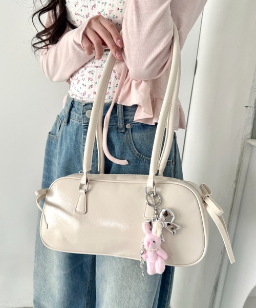 Loueme(ルエム)の「サイドリボンスクエアショルダーバッグ(ショルダーバッグ・レディース・レッド/アイボリー/ブラック・FREE)」の17枚目の写真
