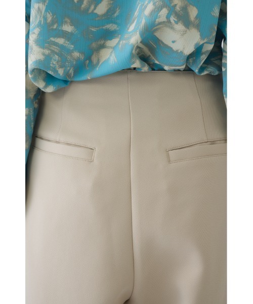 RIM.ARK（リムアーク）の「Waist tuck round PT ウエストタック ラウンドパンツ（スラックス・レディース・ブラック/ライトベージュ/ダークカーキ・38/36）」の20枚目の写真