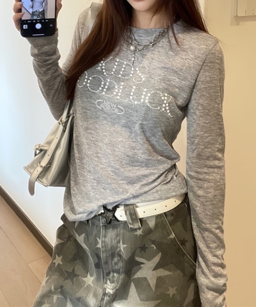 SHEPP(シープ)の「【26年春新作】ビーズロゴルーズシアーロンT / ラインストーン ビジュー Tシャツ(Tシャツ/カットソー・レディース・グレー/ブラック・L/M)」の7枚目の写真