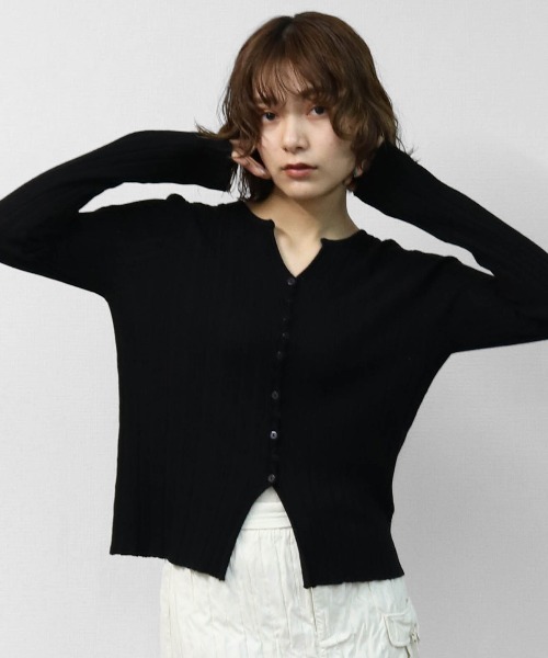 アシンメトリーボタンキーネックリブカーディガン ASYMMETRIC BUTTON