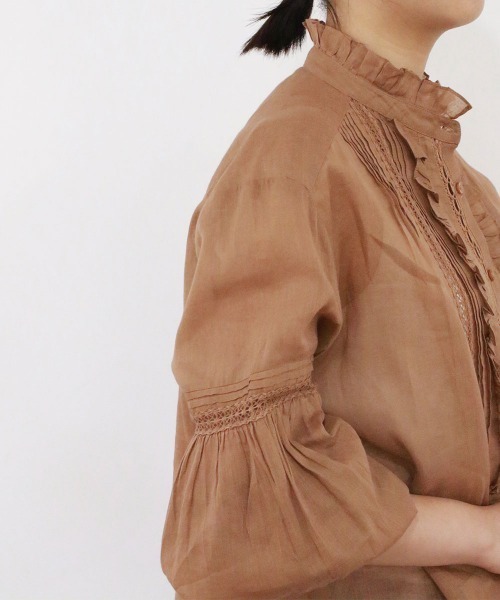 Marilyn Moon(マリリンムーン)の「sheer starched cotton lace frilled blouse(シャツ/ブラウス・レディース・ホワイト/ベージュ/ネイビー・FREE)」の14枚目の写真