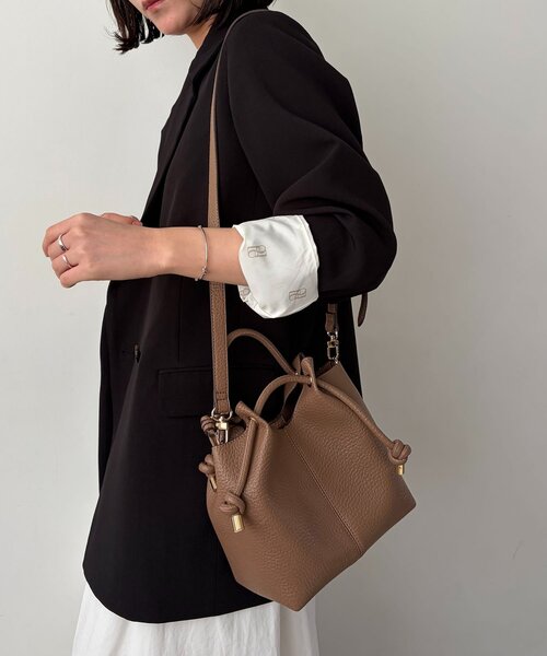 CAPRICIEUX LE'MAGE（カプリシューレマージュ）の「ノットハンドルバッグ（ショルダーバッグ・レディース・ブラウン/ブラック・FREE）」の10枚目の写真