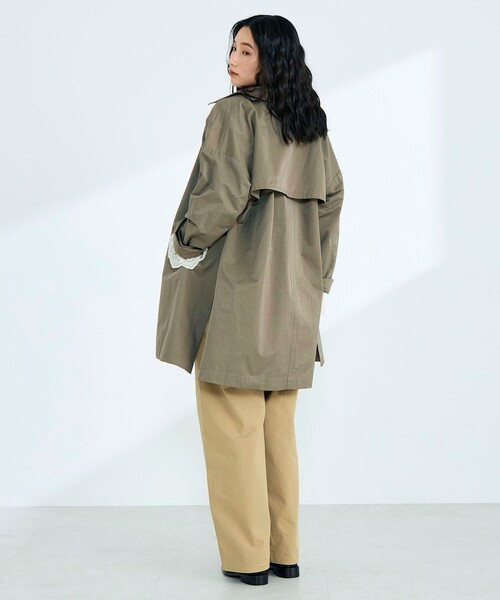 fredy emue（フレディエミュ）の「ミドル丈オーバートレンチコート（トレンチコート・レディース・ベージュ/カーキ・38）」の6枚目の写真