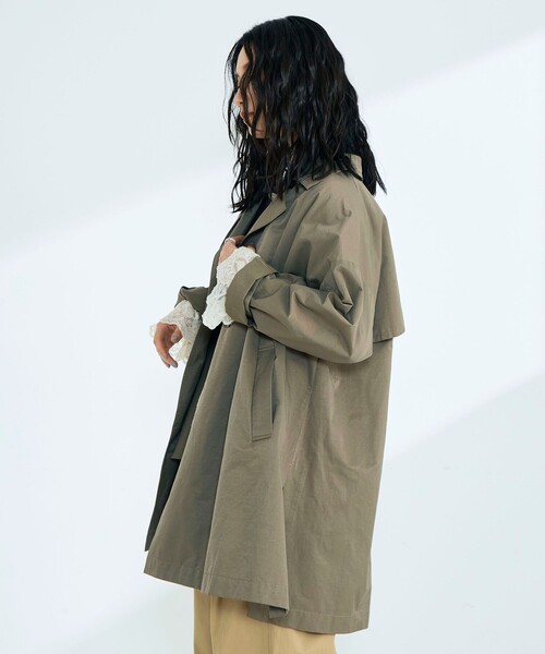 fredy emue（フレディエミュ）の「ミドル丈オーバートレンチコート（トレンチコート・レディース・ベージュ/カーキ・38）」の8枚目の写真