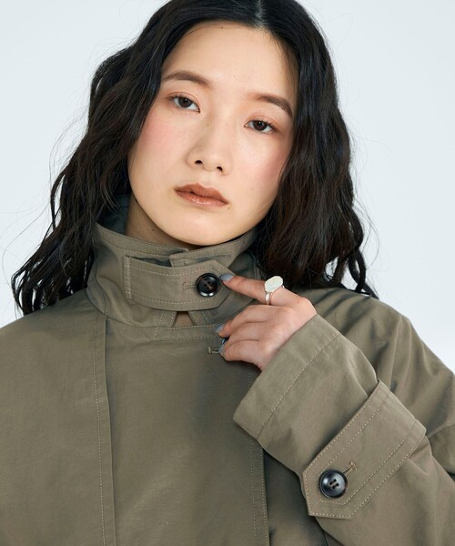 fredy emue（フレディエミュ）の「ミドル丈オーバートレンチコート（トレンチコート・レディース・ベージュ/カーキ・38）」の9枚目の写真