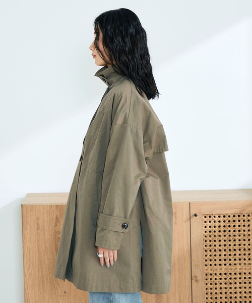 fredy emue（フレディエミュ）の「ミドル丈オーバートレンチコート（トレンチコート・レディース・ベージュ/カーキ・38）」の12枚目の写真