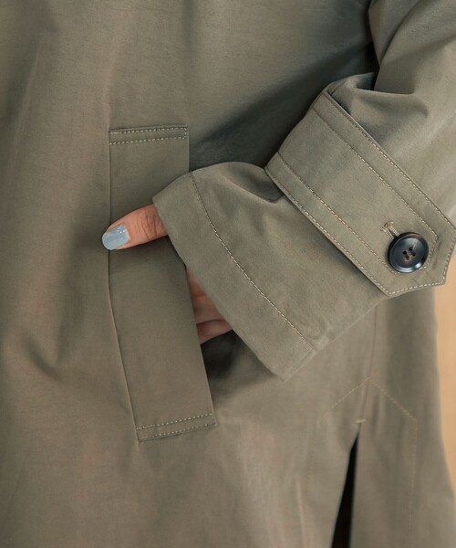 fredy emue（フレディエミュ）の「ミドル丈オーバートレンチコート（トレンチコート・レディース・ベージュ/カーキ・38）」の16枚目の写真