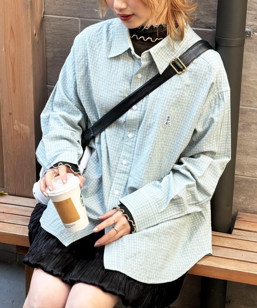 DOUBLE NAME(ダブルネーム)の「【m:rex】ミニ恐竜ワッペンウィンドウペンチェックシャツ(シャツ/ブラウス・レディース・ピンク/ホワイト/ブルー・FREE)」の8枚目の写真